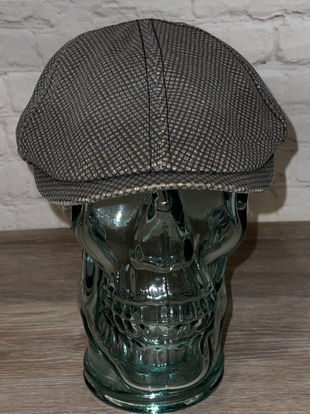 NWOT BLACK & GREY 6 PANEL NEWSBOY SCALLY CAP